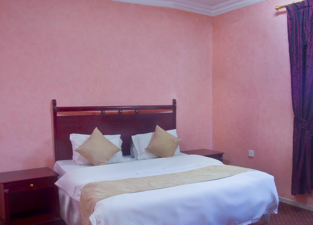Al Farhan Hotel Suites Al Aqiq リヤード エクステリア 写真