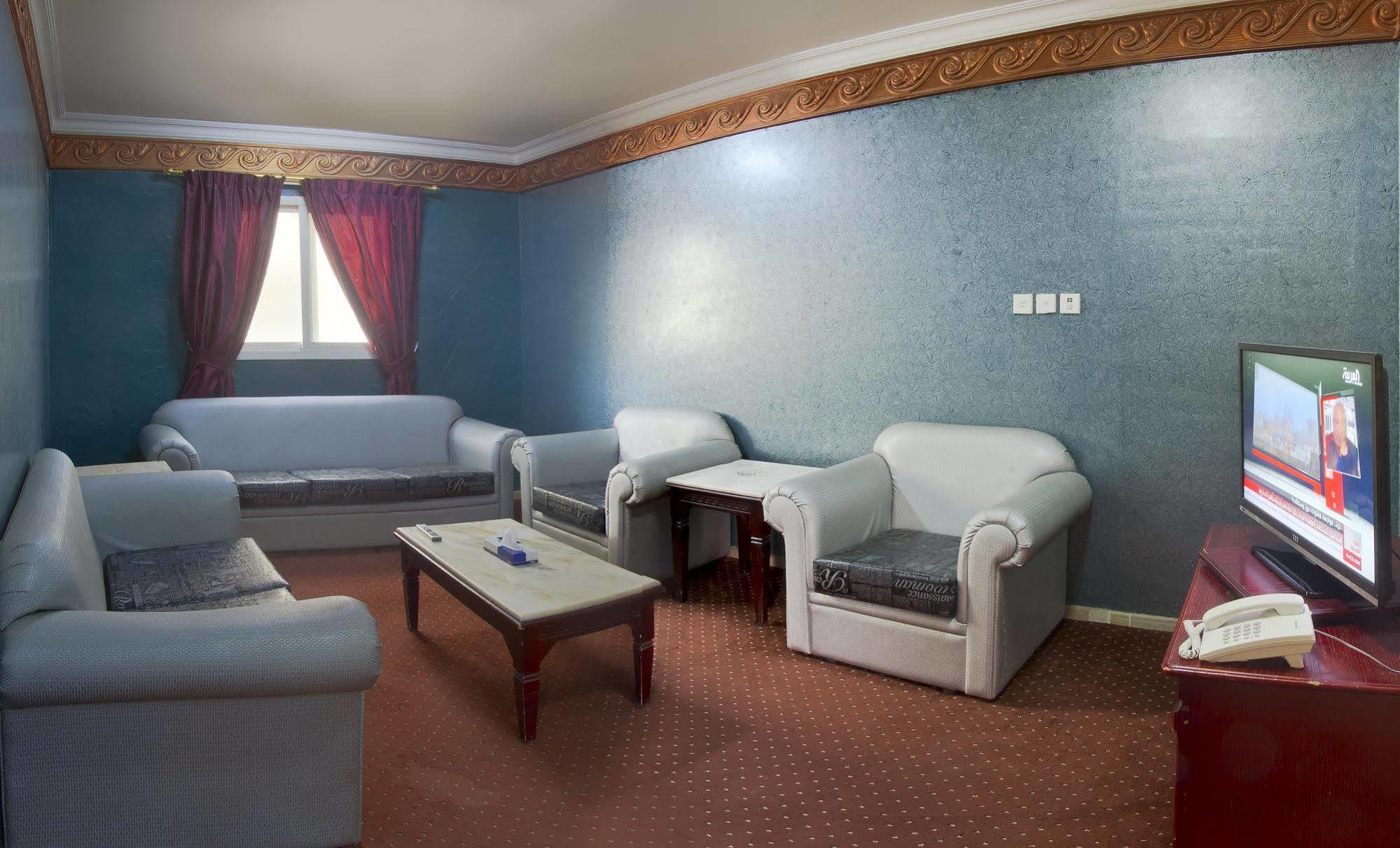 Al Farhan Hotel Suites Al Aqiq リヤード エクステリア 写真